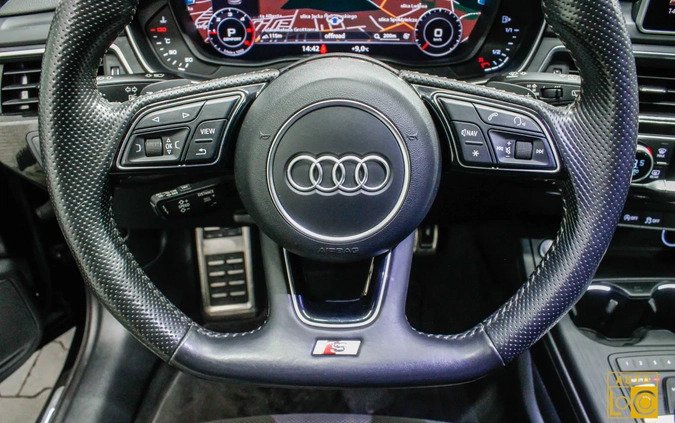 Audi A4 cena 105555 przebieg: 120000, rok produkcji 2018 z Sianów małe 562